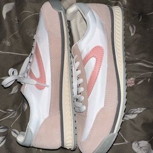 Tretorn BN sz 9 - they are adorbs! I just should have got pink!